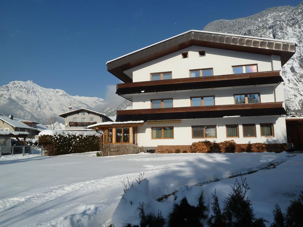 Gastehaus Frischhut Hotel Nassereith Buitenkant foto
