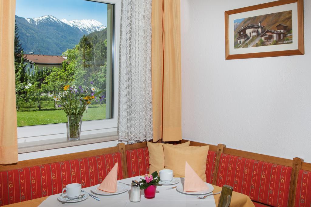 Gastehaus Frischhut Hotel Nassereith Buitenkant foto